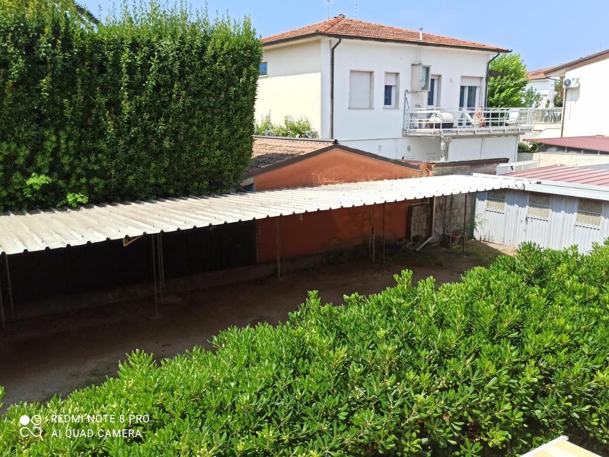 Le Palme 98 "Casa Vacanze" Lido di Camaiore Exterior photo