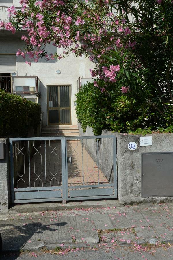 Le Palme 98 "Casa Vacanze" Lido di Camaiore Exterior photo